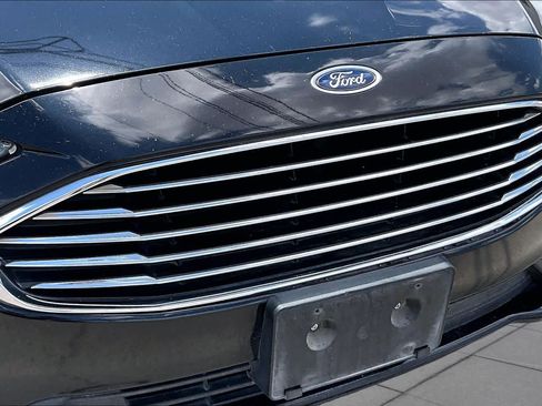 Used 2020 Ford Fusion SE FWD image 29