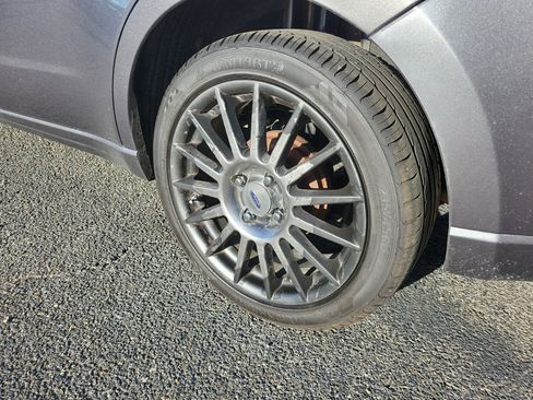 Used 2010 Ford Focus SES image 8