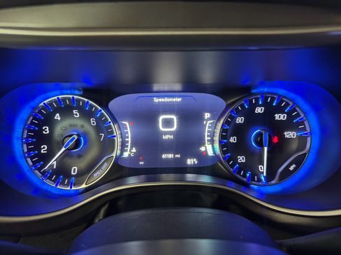 Used 2023 Chrysler Pacifica Touring-L FWD image 26