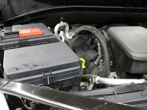 Used 2023 Chevrolet Silverado 1500 ZR2 image 32