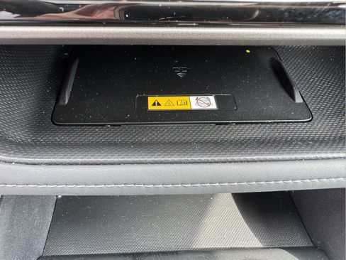 Used 2023 Toyota Highlander XLE AWD/4WD image 25
