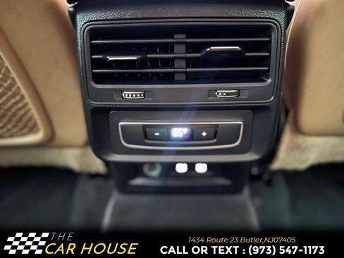 Used 2021 Audi Q8 Premium image 30