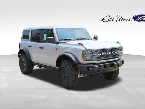New 2026 Ford Bronco Badlands AWD/4WD image 3