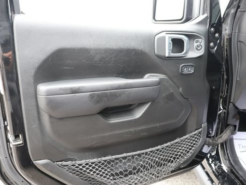 Used 2024 Jeep Wrangler Unlimited AWD/4WD image 20