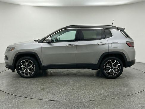 Used 2025 Jeep Compass Limited AWD/4WD image 5