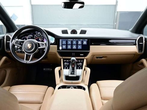 Used 2021 Porsche Cayenne image 19