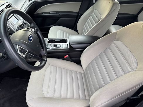 Used 2018 Ford Fusion S image 18