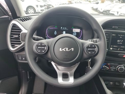 New 2025 Kia Soul LX image 25