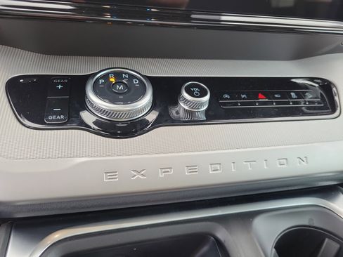 New 2025 Ford Expedition Active AWD/4WD image 25