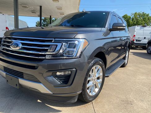 Used 2021 Ford Expedition XLT image 9