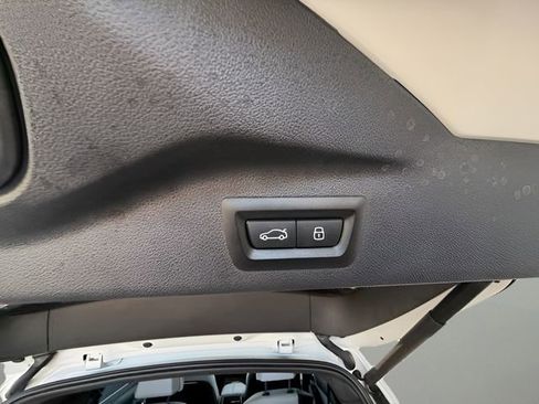 Used 2024 BMW X7 xDrive40i w/ M Sport Package image 34