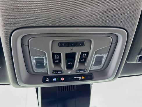 Used 2024 GMC Sierra 1500 Denali w/ Technology Package AWD/4WD image 21