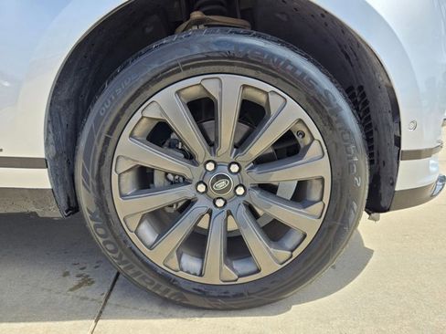 Used 2018 Land Rover Range Rover Velar R-Dynamic SE image 22