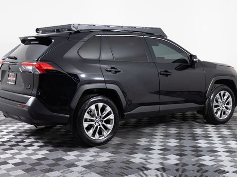 Used 2022 Toyota RAV4 XLE Premium AWD/4WD image 8