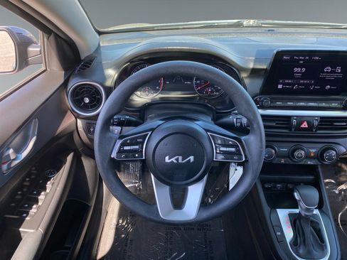 Used 2024 Kia Forte LXS w/ LXS Technology Package image 12