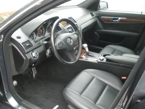 Used 2010 Mercedes-Benz C 300 4MATIC Sedan image 27