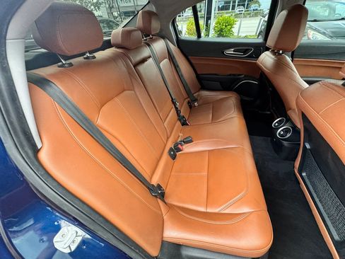 Used 2018 Alfa Romeo Giulia AWD image 30