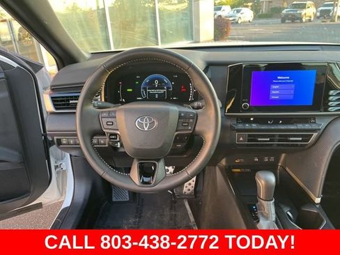 Used 2025 Toyota Camry SE image 16