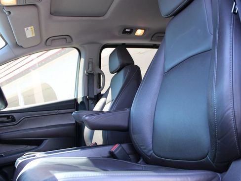 Used 2022 Honda Odyssey EX-L image 11