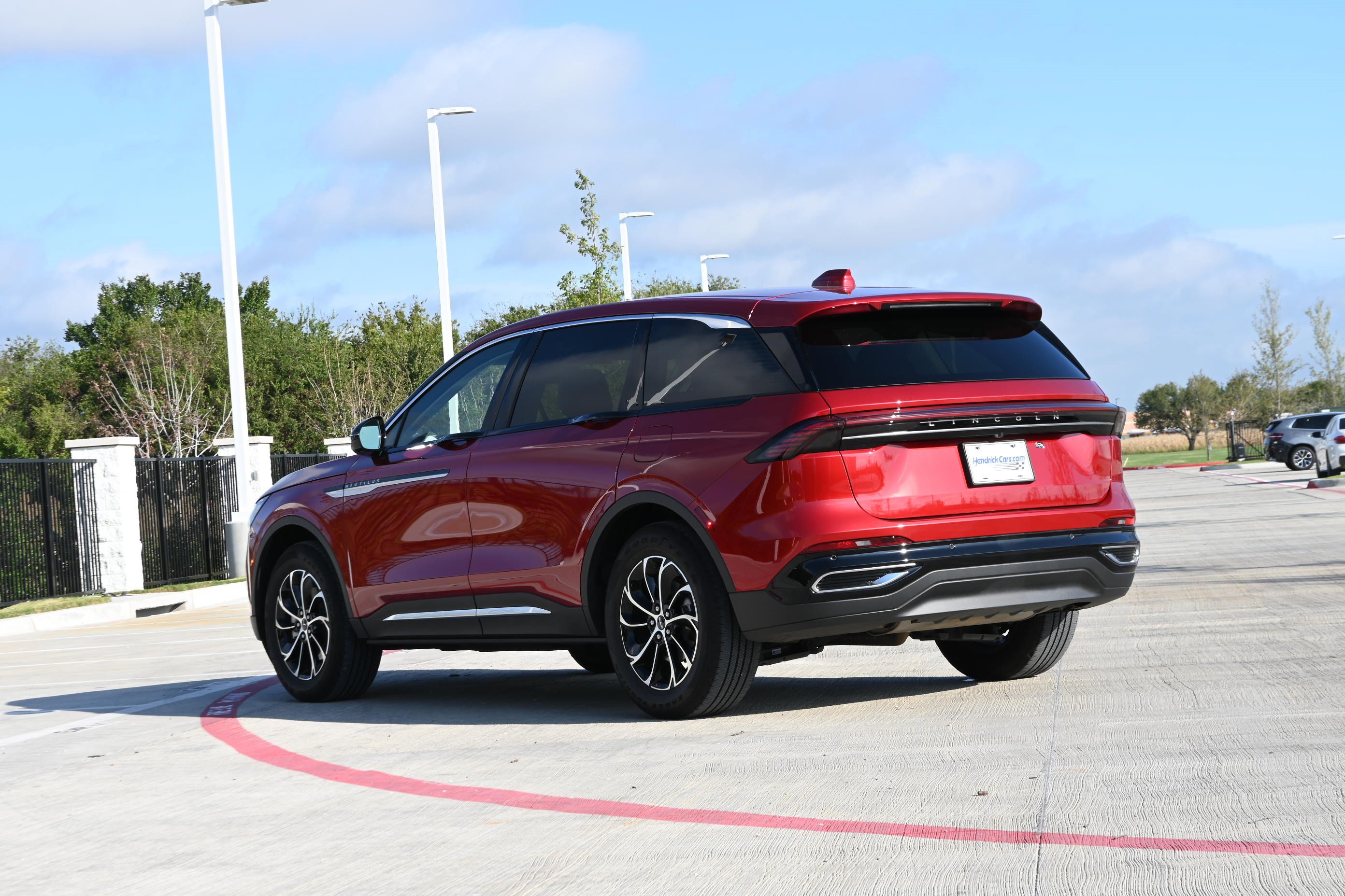 Used 2026 Lincoln Nautilus Premier AWD/4WD image 7