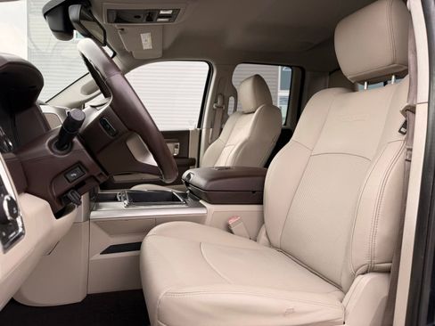 Used 2015 RAM 1500 Laramie w/ Convenience Group image 18