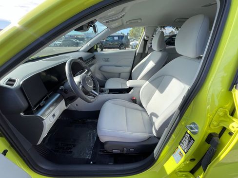 Used 2025 Hyundai Kona SEL image 27