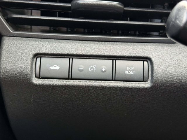 Used 2024 Nissan Altima 2.5 SV FWD image 24