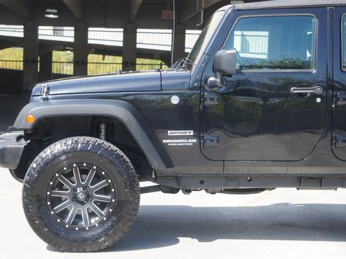 Used 2016 Jeep Wrangler Unlimited Sport w/ Max Tow Package AWD/4WD image 26