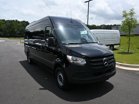 Used 2025 Mercedes-Benz Sprinter 2500 image 21