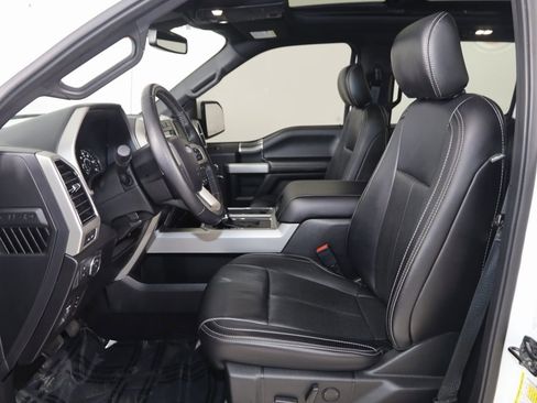 Used 2019 Ford F150 Lariat image 12