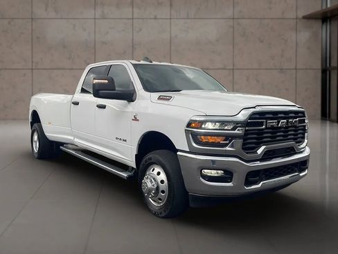 Used 2025 RAM 3500 Big Horn AWD/4WD image 7