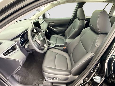 Used 2026 Toyota Corolla Cross XLE w/ Convenience Package AWD/4WD image 17