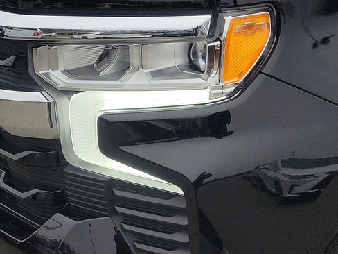 Used 2023 Chevrolet Silverado 1500 LT image 10