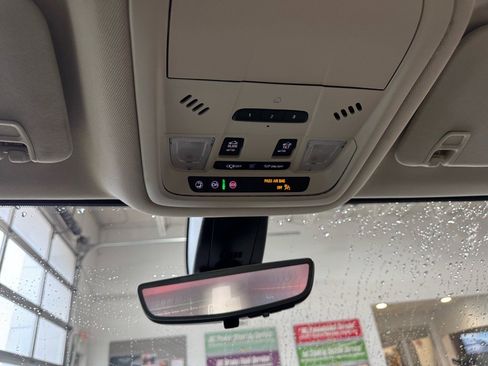 Used 2023 GMC Acadia Denali w/ Denali Technology Package image 25