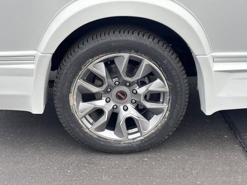 New 2025 GMC Savana 2500 Extended w/ Driver Convenience Package image 5