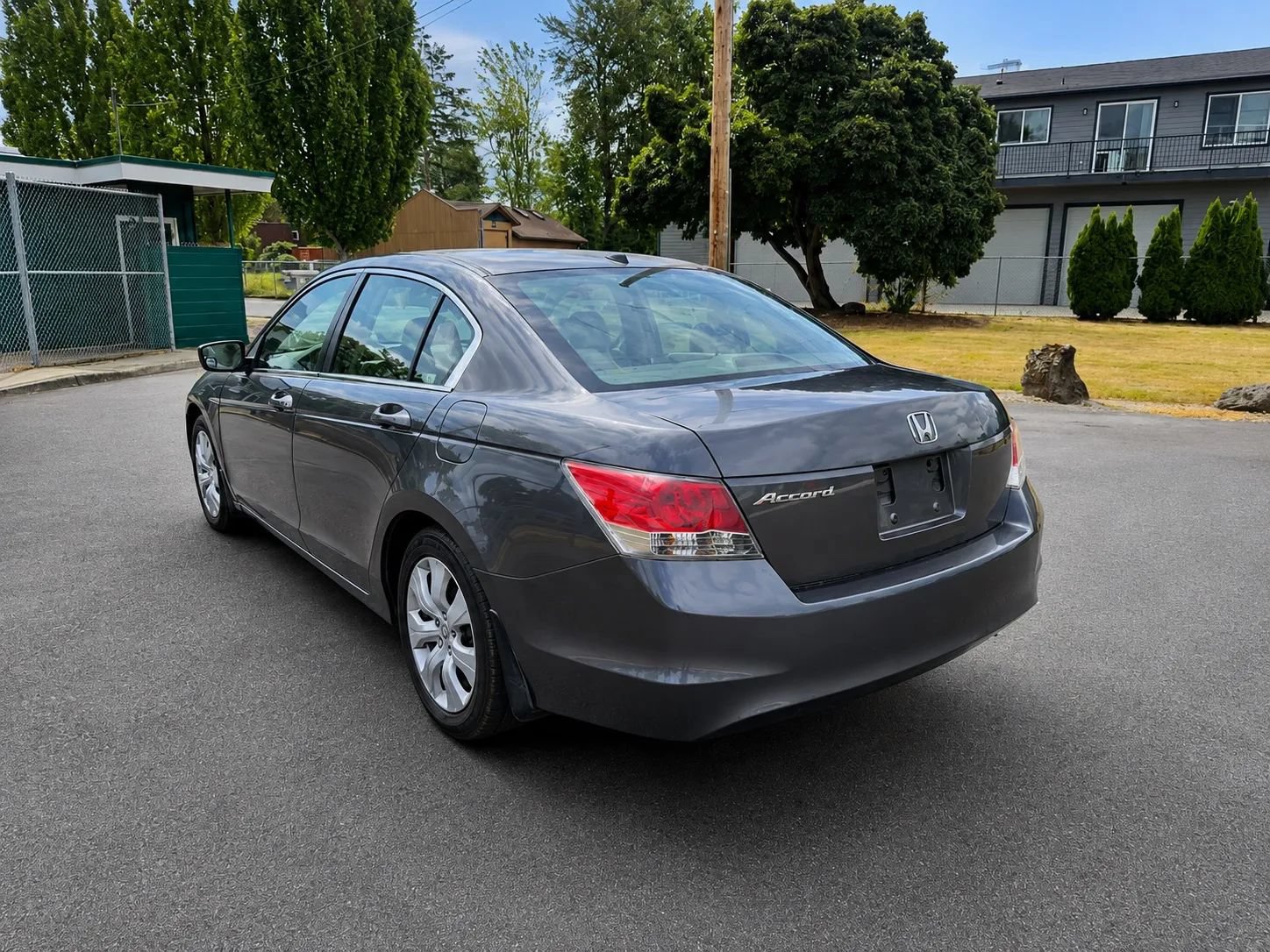 Used 2010 Honda Accord EX-L image 3