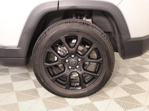 Used 2025 Jeep Compass Latitude w/ Altitude Special Edition AWD/4WD image 17