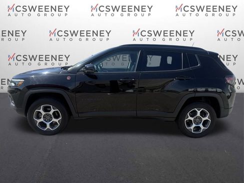 Used 2022 Jeep Compass Trailhawk w/ Trailhawk Elite Group image 2