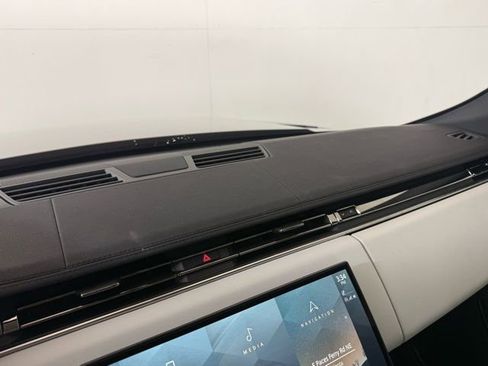 Used 2023 Land Rover Range Rover Sport SE image 33