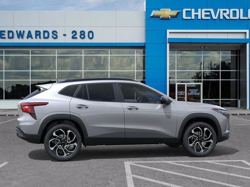 New 2026 Chevrolet Trax RS w/ Driver Confidence Package FWD image 5