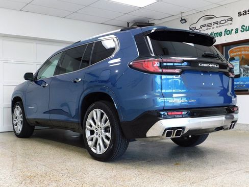 Used 2024 GMC Acadia Denali image 9