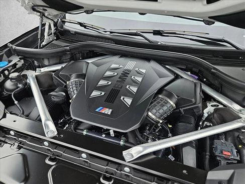 New 2026 BMW X7 M60i image 16
