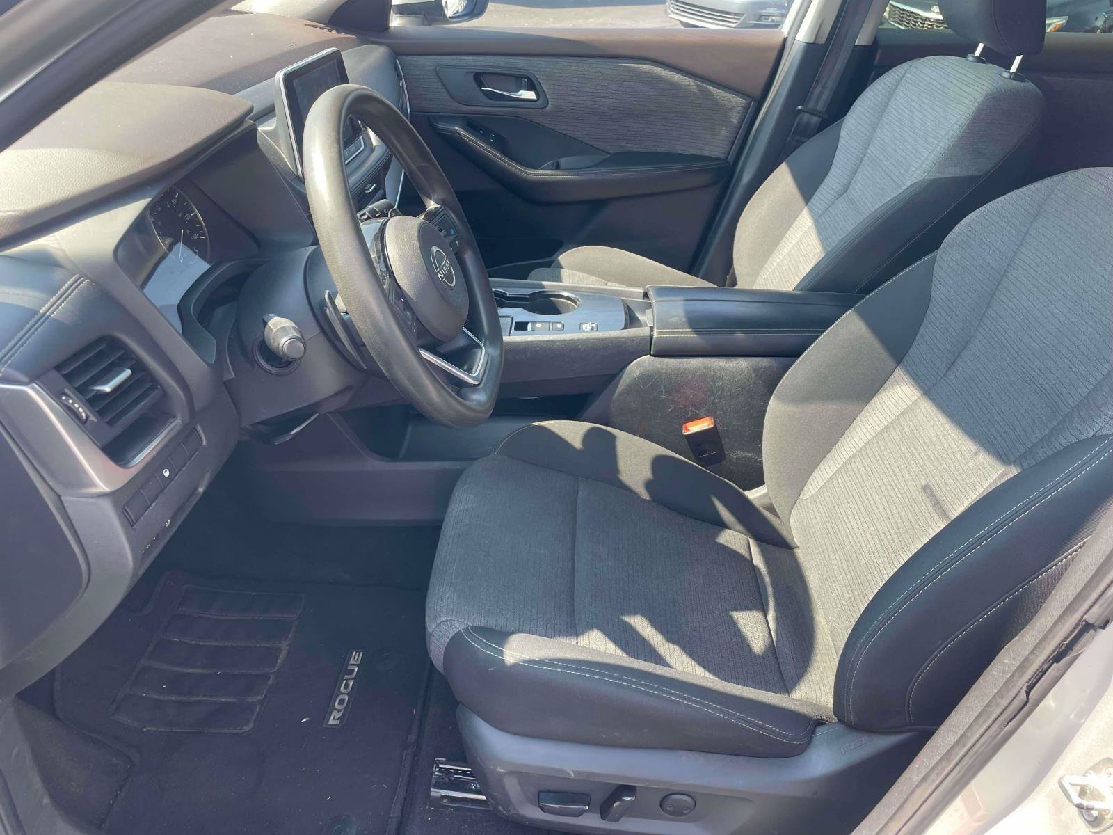 Used 2023 Nissan Rogue SV FWD image 13
