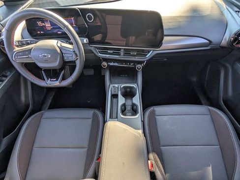 Used 2025 Chevrolet Equinox EV RS image 11