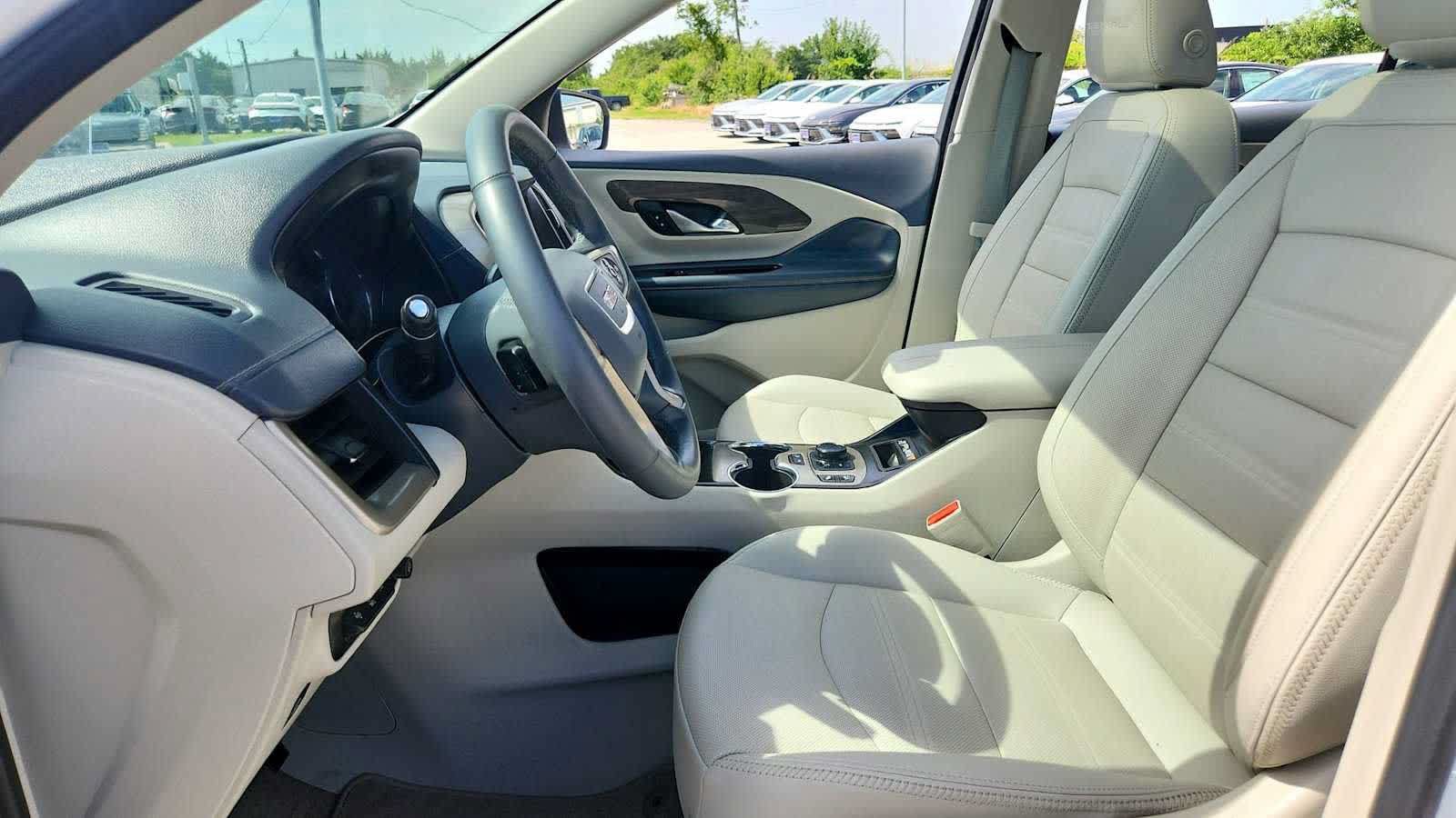 Used 2023 GMC Terrain Denali w/ Denali Premium Package AWD/4WD image 10