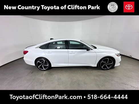 Used 2022 Honda Accord Sport image 2