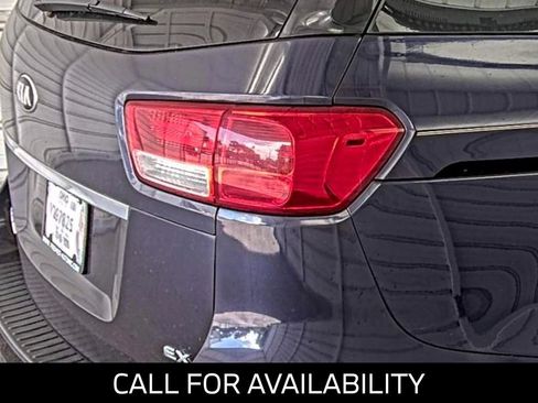 Used 2018 Kia Sedona EX FWD image 4