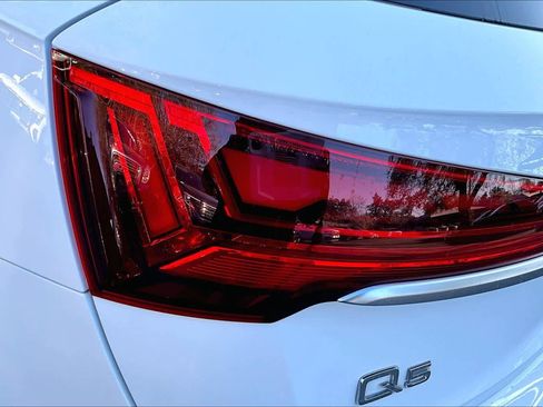Used 2021 Audi Q5 Premium w/ Convenience Package image 29