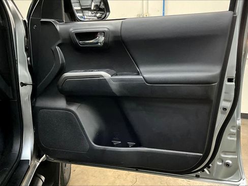 Used 2023 Toyota Tacoma TRD Sport image 24