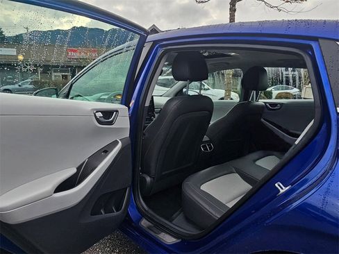 Used 2020 Hyundai Ioniq Limited image 17